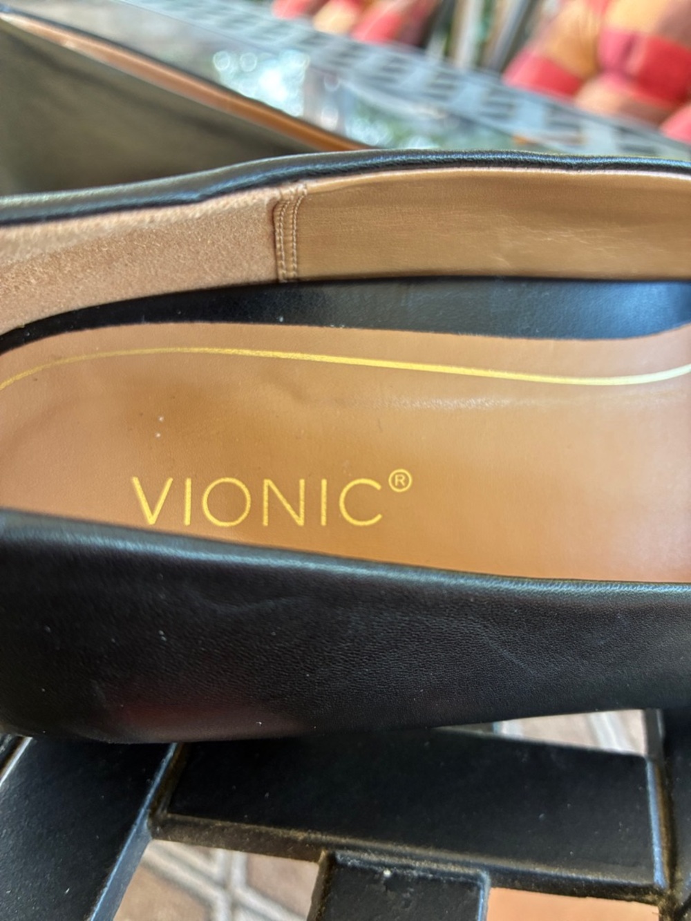Vionic Arielle black pointy toe flats size 8.5 - Picture 9 of 10
